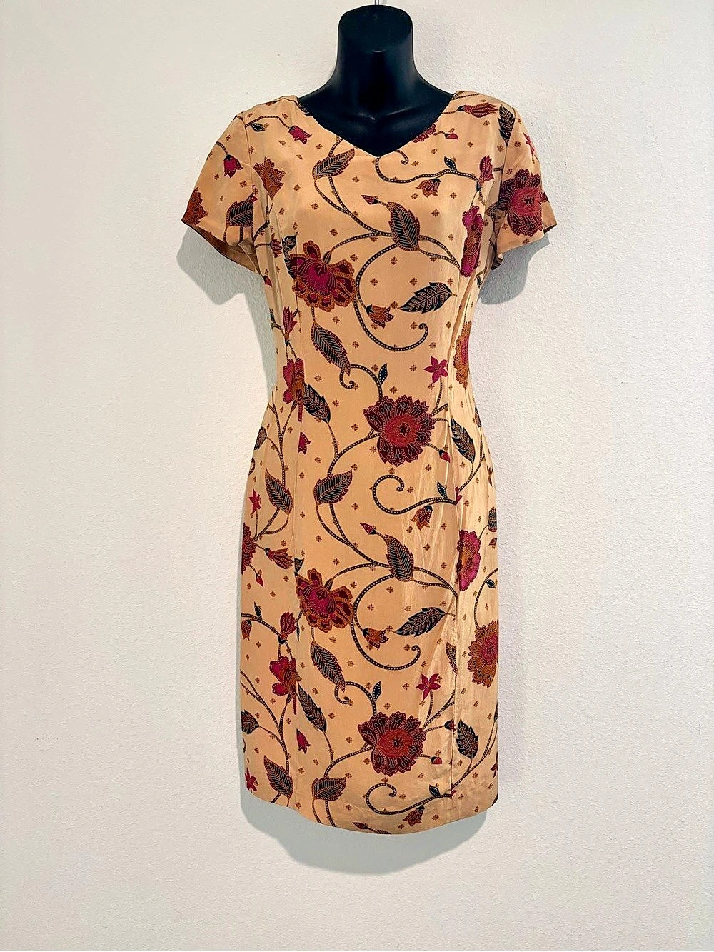 Adrianna Papell Floral Silk Mini Dress in Tan & Burgundy Size 8 Like New